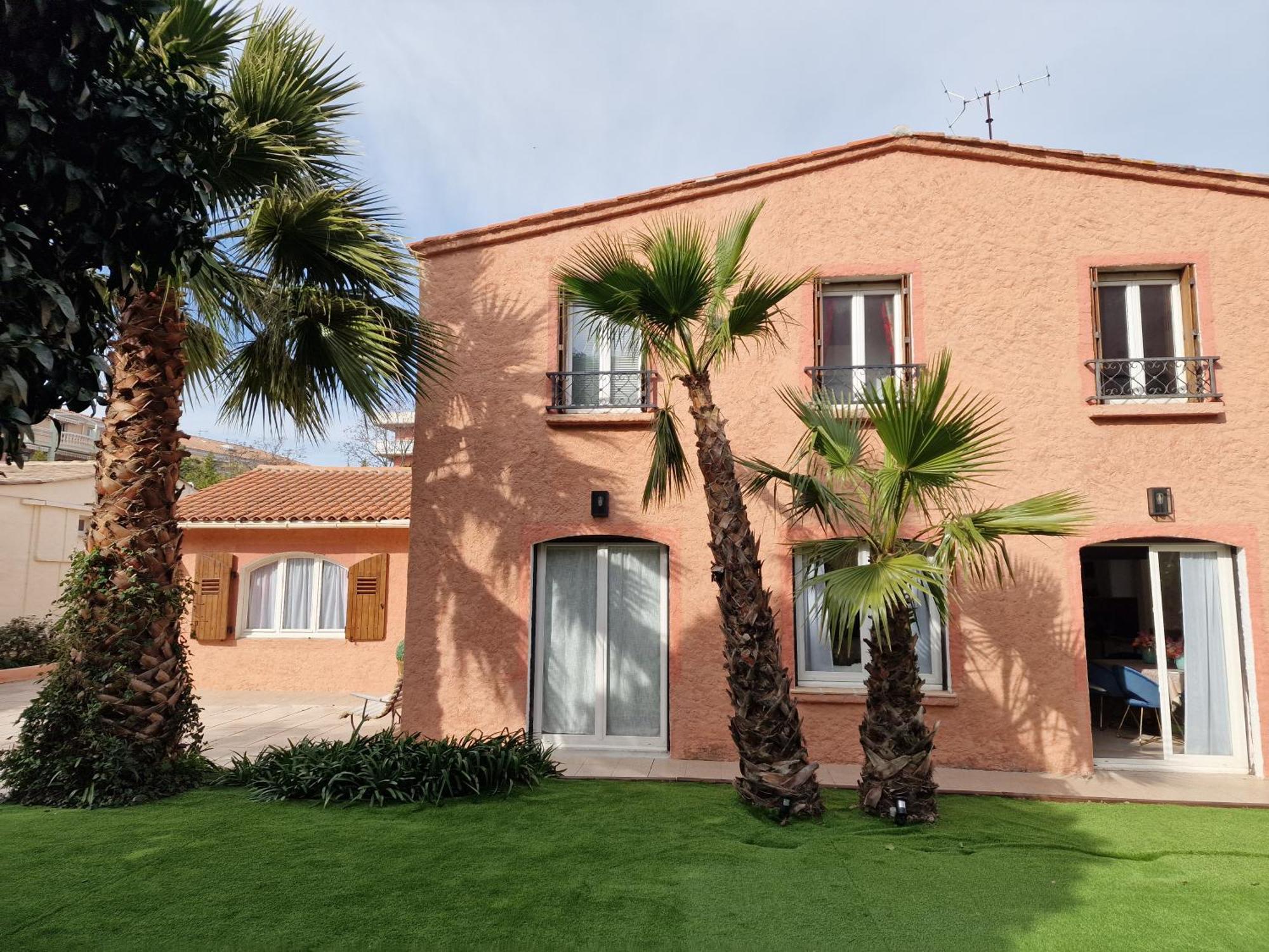 Haut De Villa A 700 Metres De La Plage, Totalement Independant Et Accessible Par Un Escalier Exterieur Sainte-Maxime Esterno foto