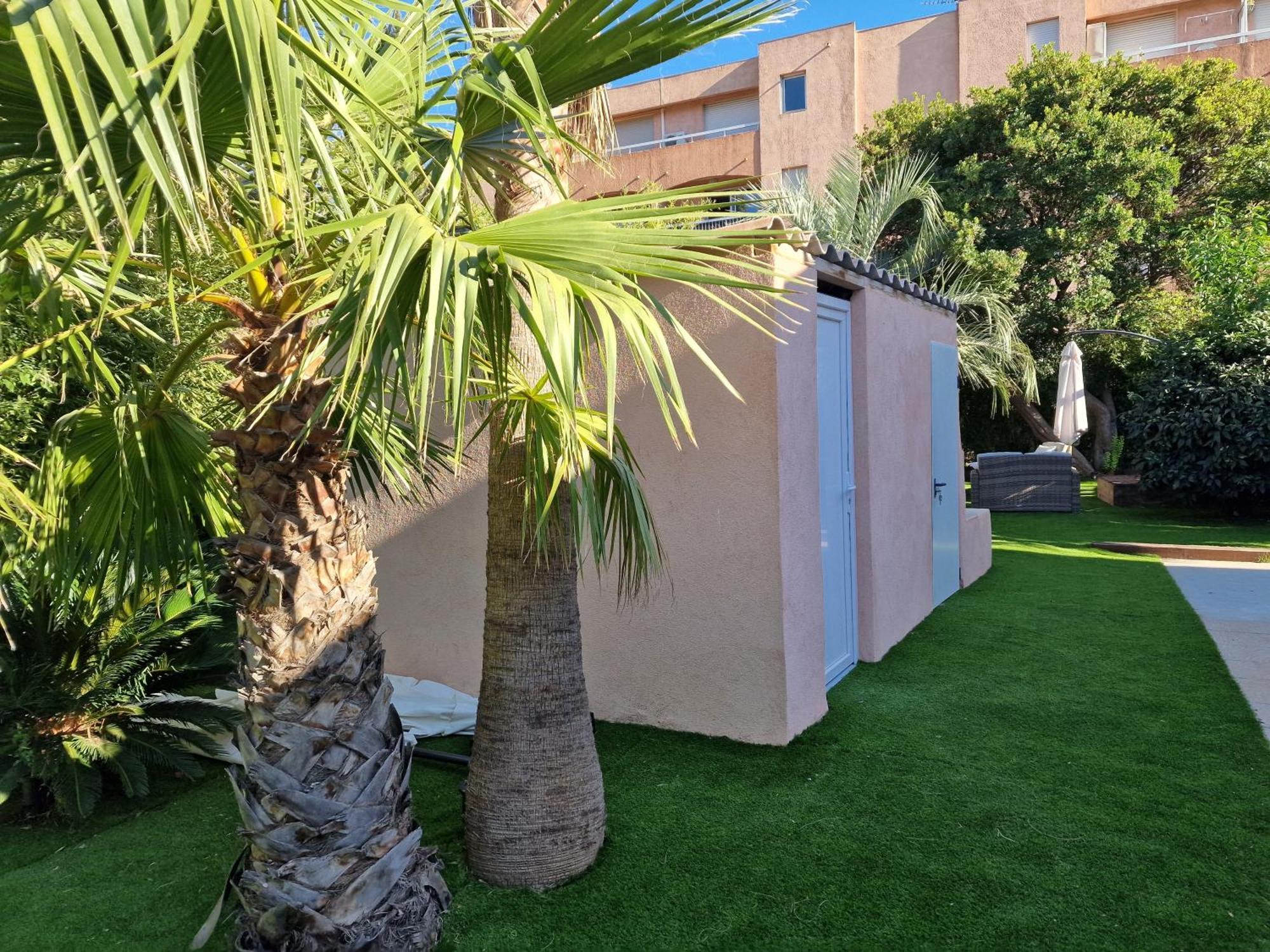 Haut De Villa A 700 Metres De La Plage, Totalement Independant Et Accessible Par Un Escalier Exterieur Sainte-Maxime Esterno foto